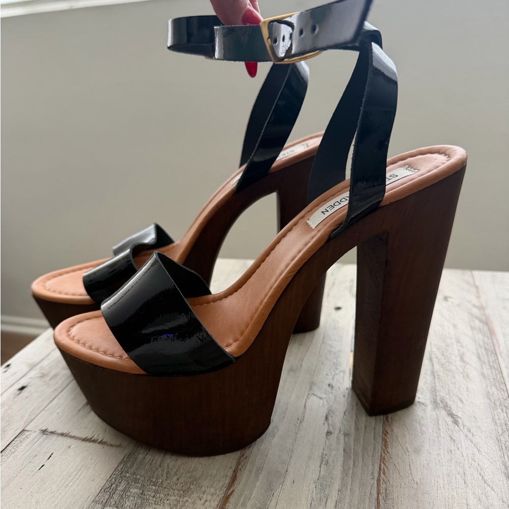 Steve Madden Glossy Black Platform Heels - Picture 3 of 3